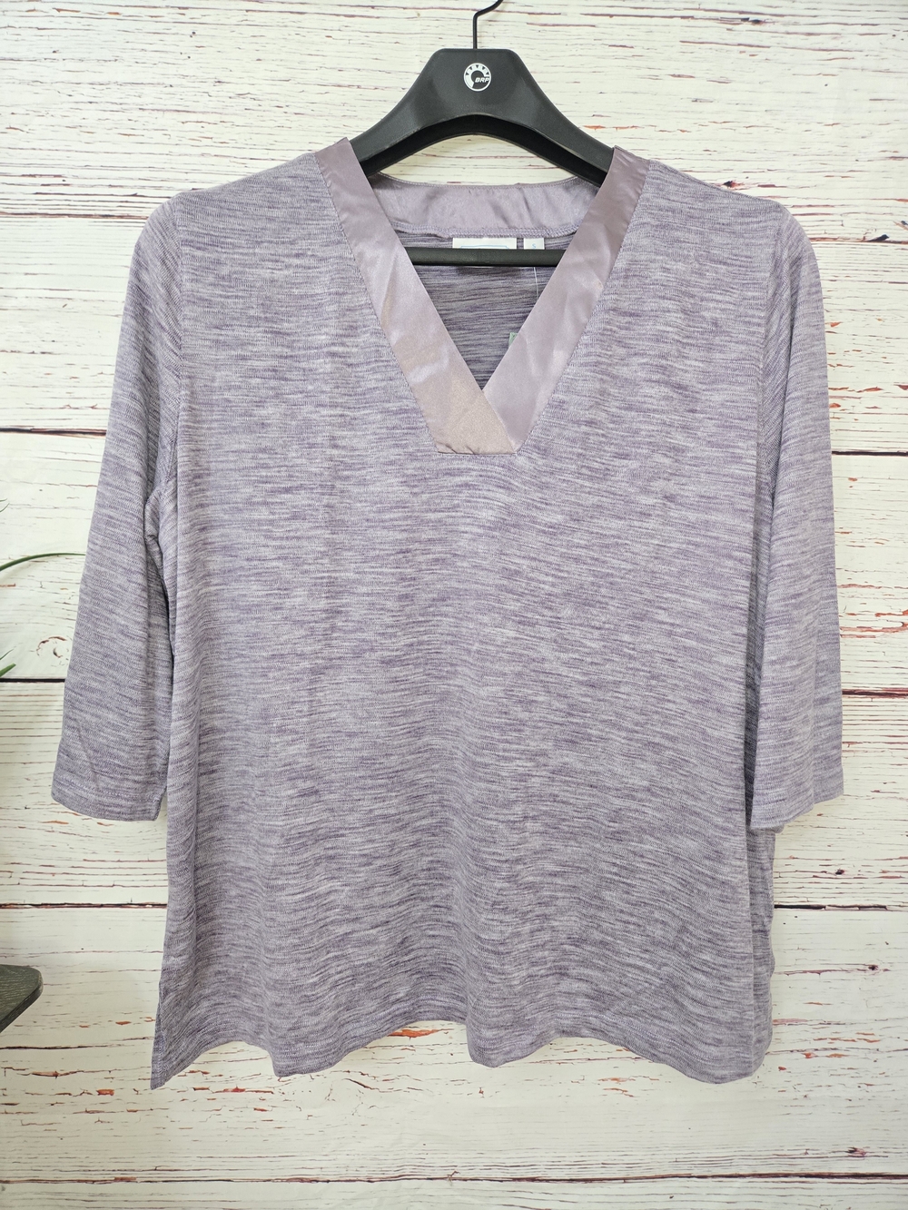 NWT National Since 1952 Lavender Satin Trim V-Neck Top Size S